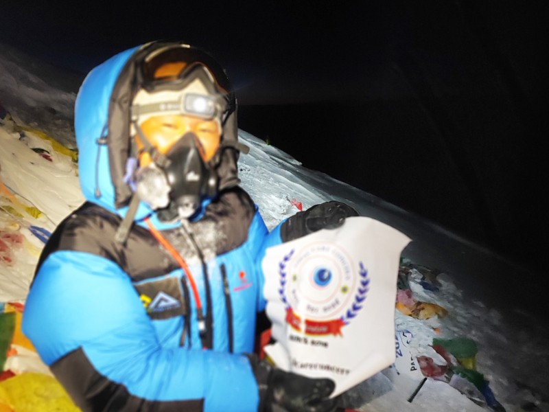 Gelmu Sherpa sur l’Everest avec NCC